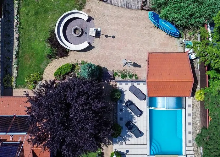 Alomkert Vendeghaz *