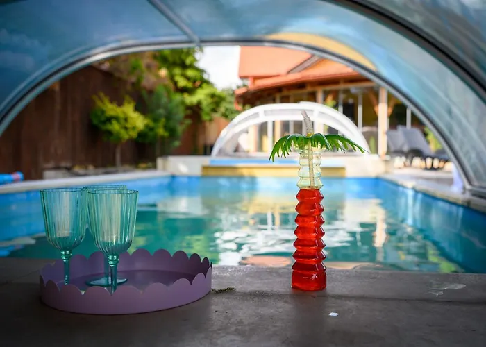 Alomkert Vendeghaz * Бекессентандраш